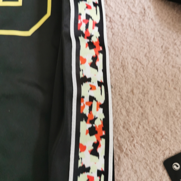 2/60 Jordan little girl sweater dress 4t - Picture 9 of 11